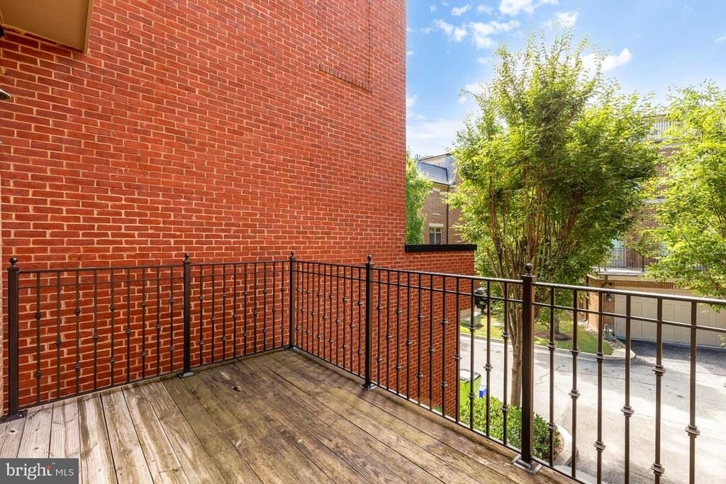 5230 Strathmore Avenue - Photo 14