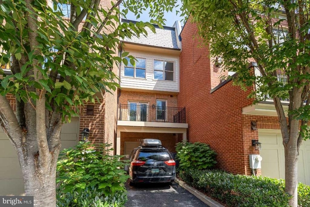 5230 Strathmore Avenue - Photo 3
