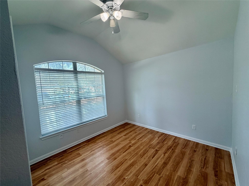 1517 Hawk Dr - Photo 15