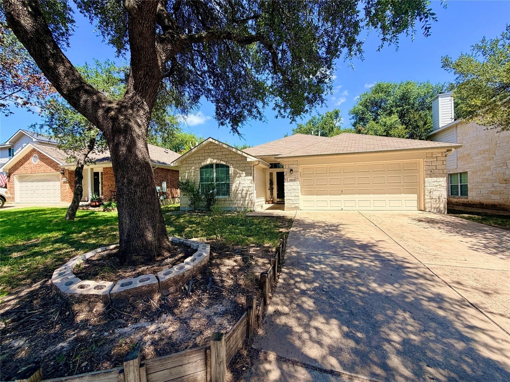 1517 Hawk Dr - Photo 0