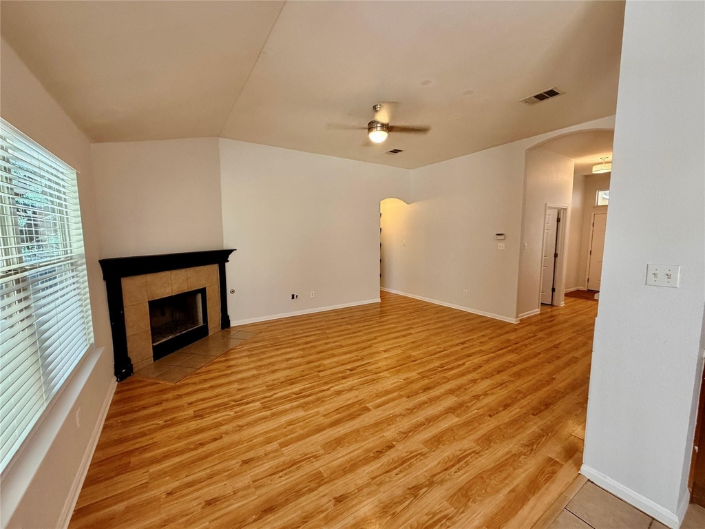 1517 Hawk Dr - Photo 9