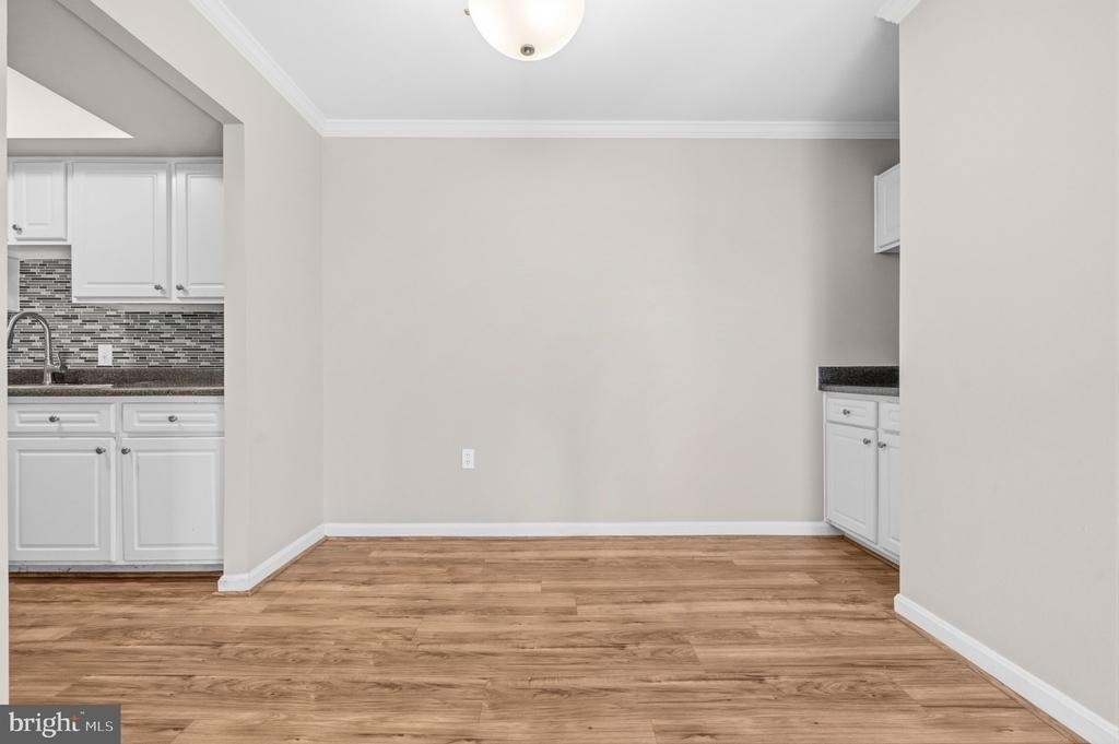18302 Streamside Drive - Photo 7