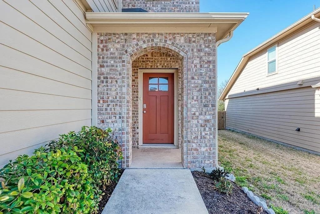 6713 Branrust Dr - Photo 3