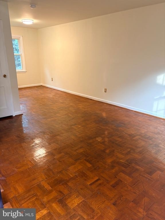 1846 E West Highway - Photo 2