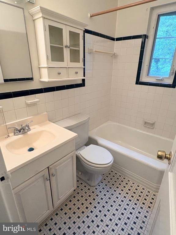 1846 E West Highway - Photo 4