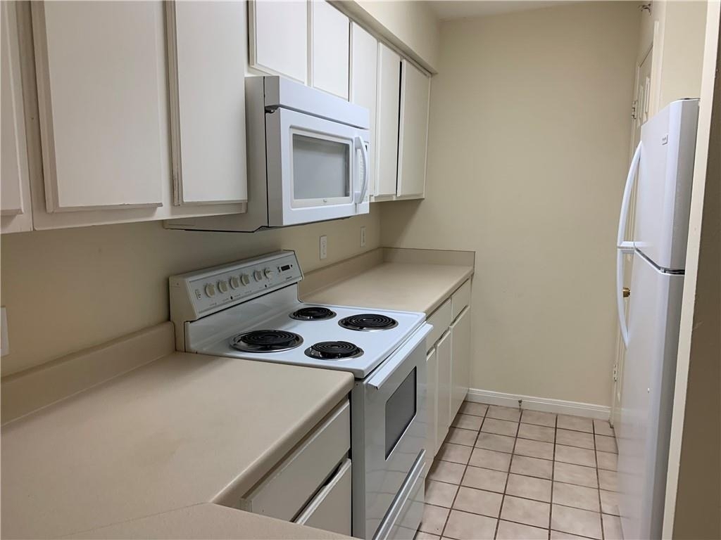 501 W 26th St - Photo 4