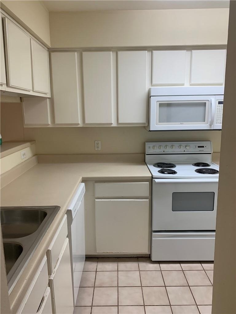 501 W 26th St - Photo 3