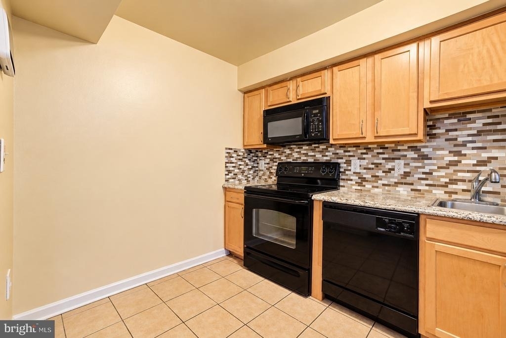 9065 N Laurel Road - Photo 7