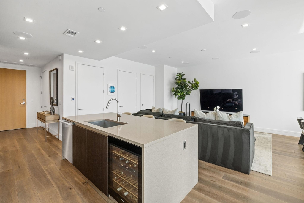 501 West Ave - Photo 8