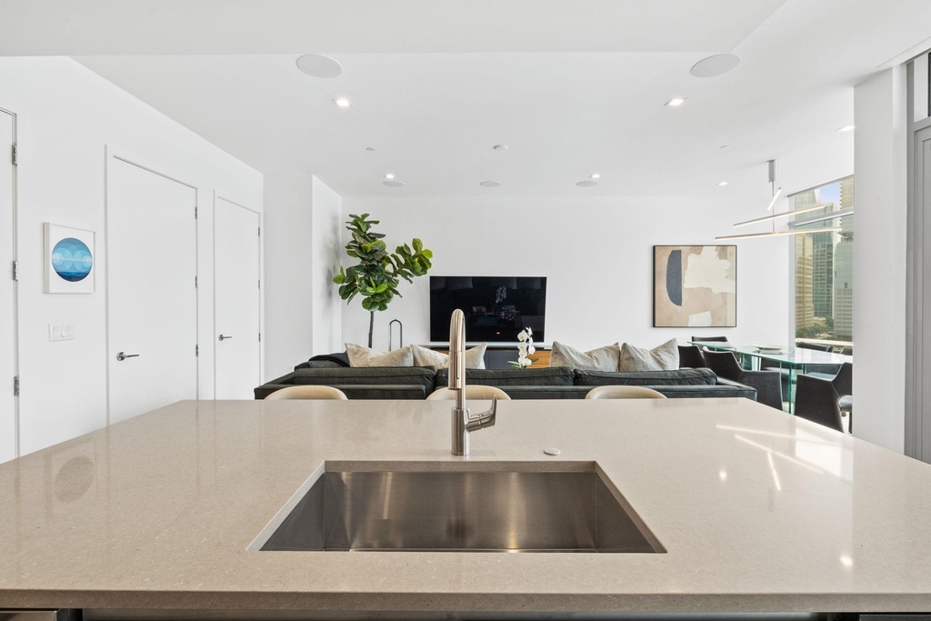 501 West Ave - Photo 7