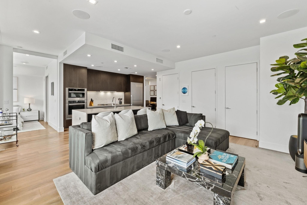 501 West Ave - Photo 11