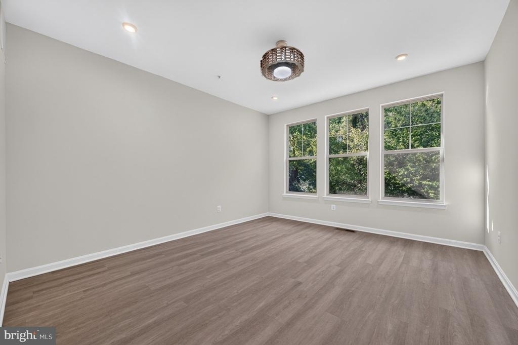 1528 Crampton Street - Photo 15