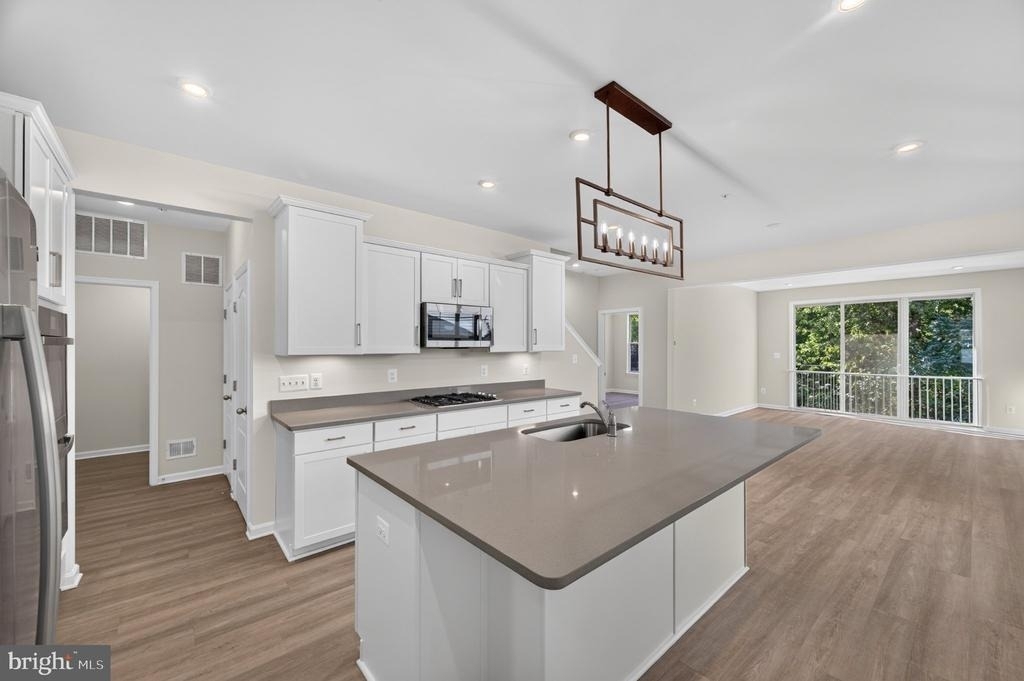 1528 Crampton Street - Photo 6