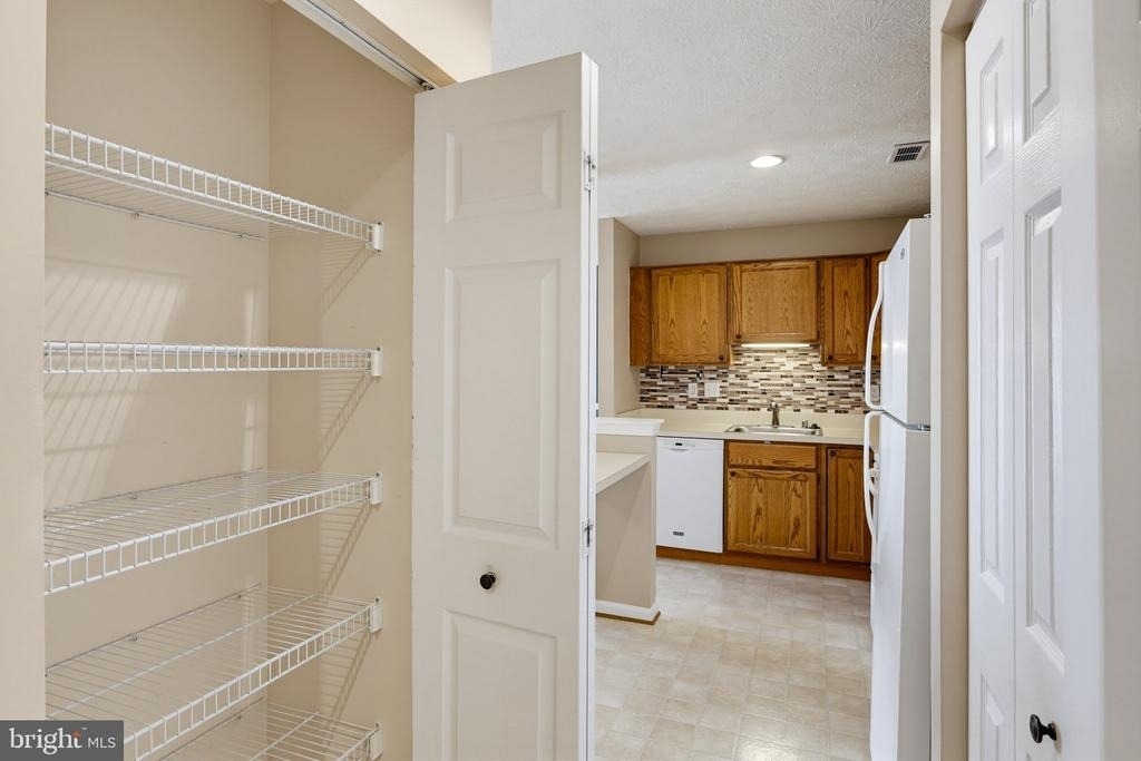2102 Whitehall Road - Photo 6
