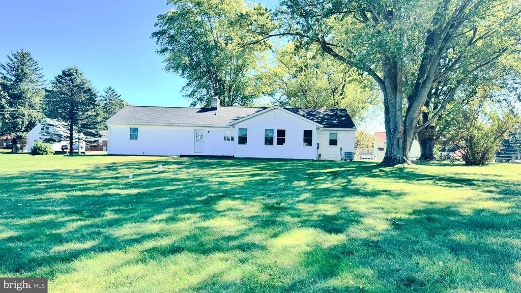 1110 Corky Drive - Photo 3