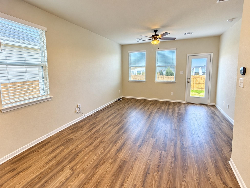 213 Escape Way - Photo 5