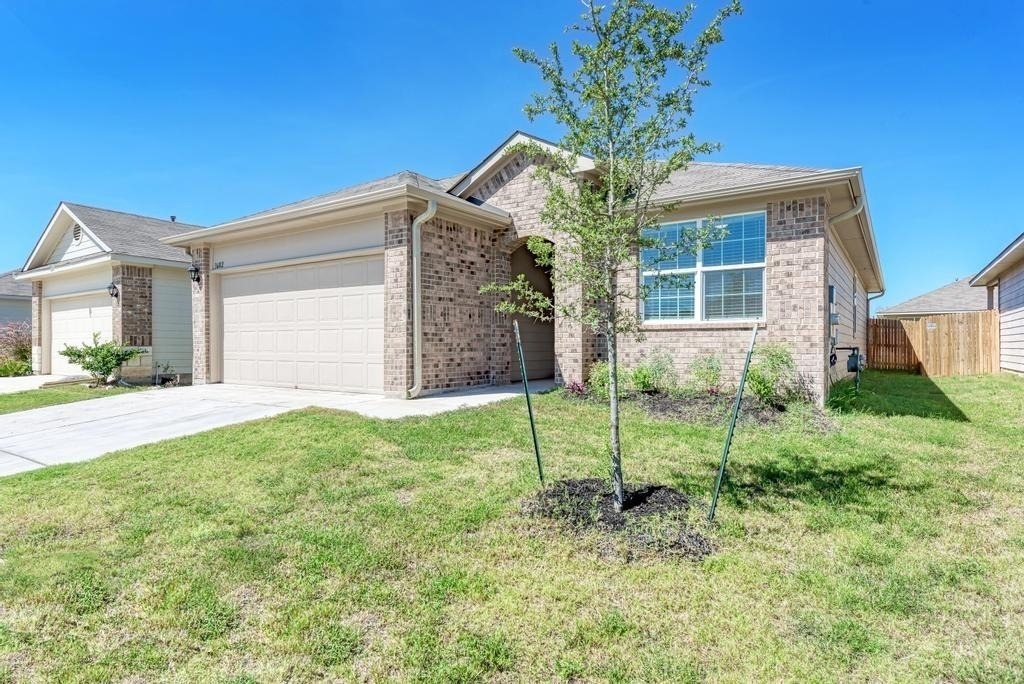 3602 Conyers Ln - Photo 0