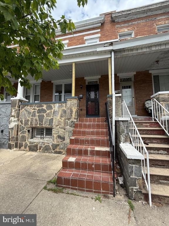 2810 E Chase Street - Photo 0