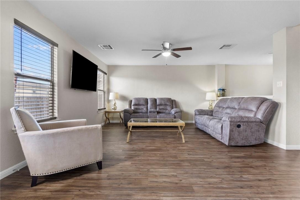 18425 Crestwind Ln - Photo 4