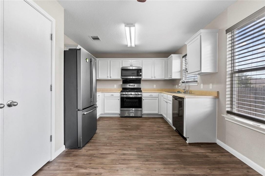 18425 Crestwind Ln - Photo 9