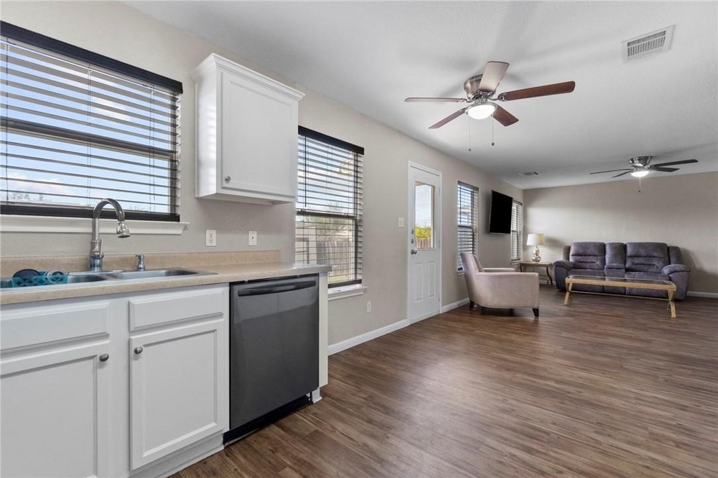 18425 Crestwind Ln - Photo 8