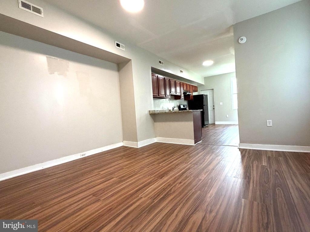 616 Cator Avenue - Photo 2