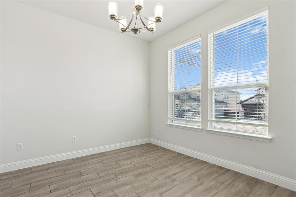 117 Draco St - Photo 3
