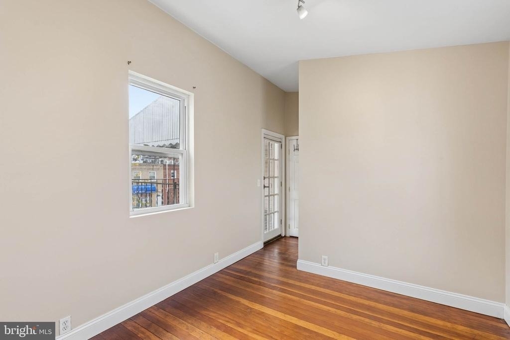 516 S Patterson Park Avenue - Photo 16