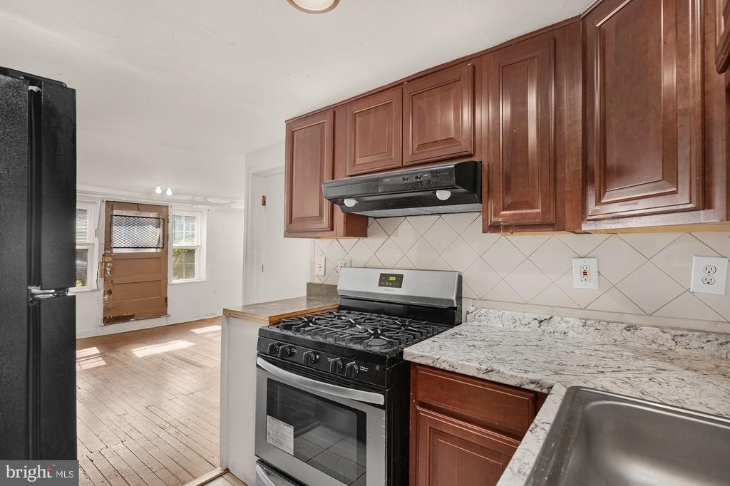 931 Saint Paul St Street - Photo 8