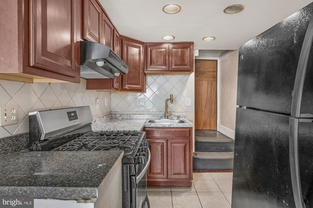931 Saint Paul St Street - Photo 7