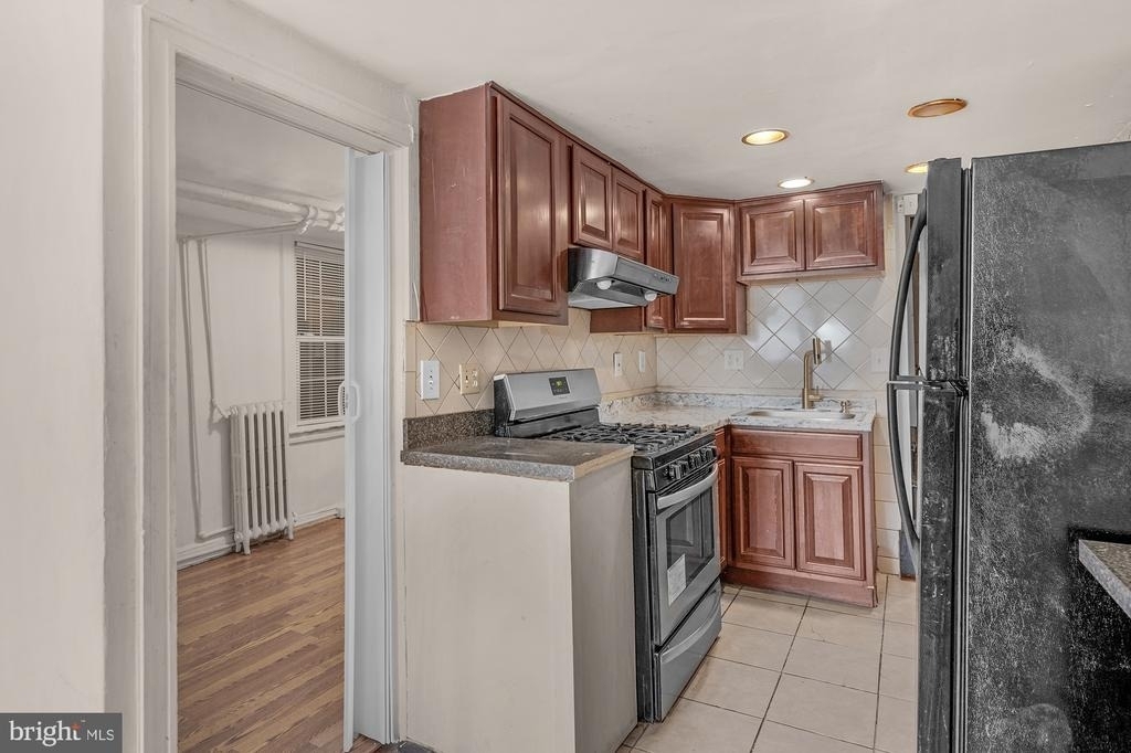 931 Saint Paul St Street - Photo 6