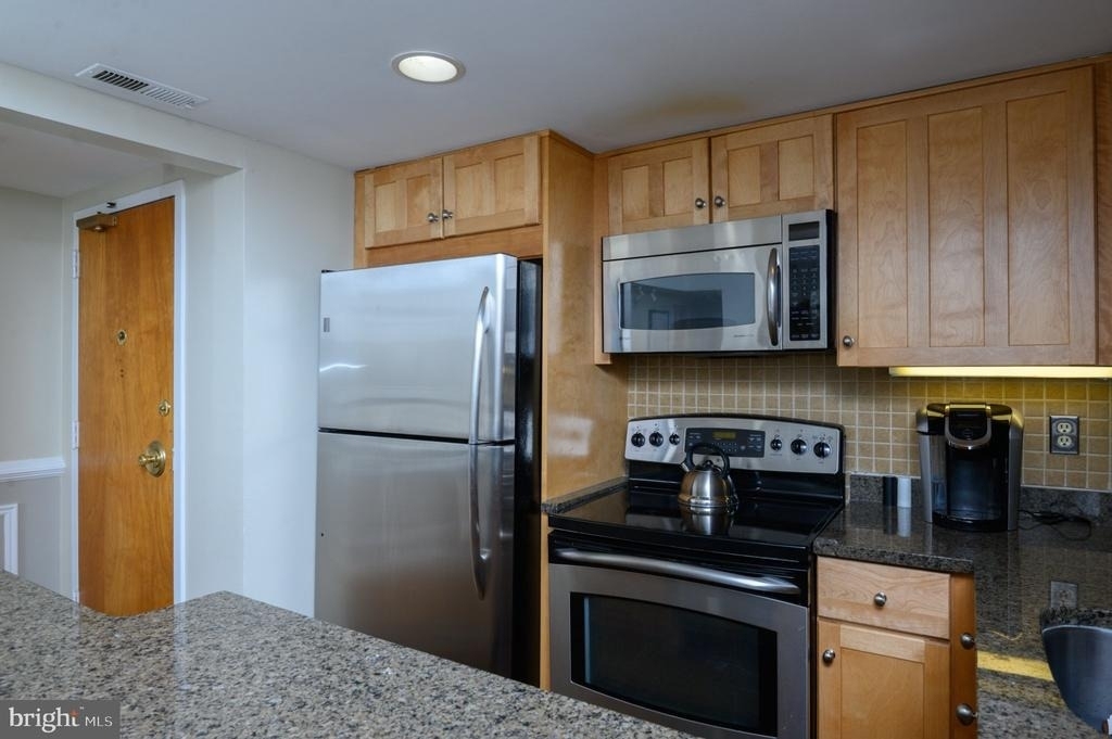 301 Burnside Street - Photo 1