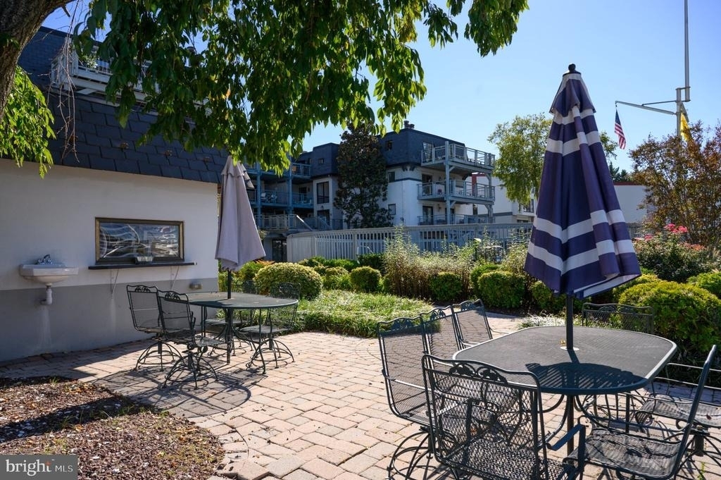 301 Burnside Street - Photo 21