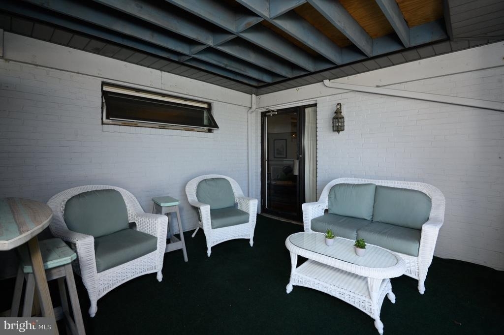 301 Burnside Street - Photo 8