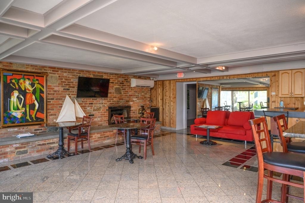 301 Burnside Street - Photo 15