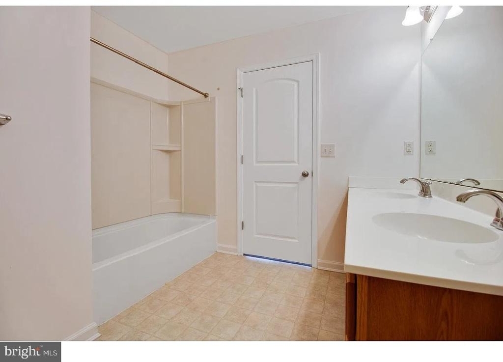 657 Jacobsen Circle - Photo 5