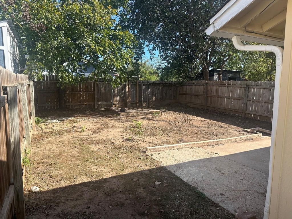 9303 Quail Wood Dr - Photo 17