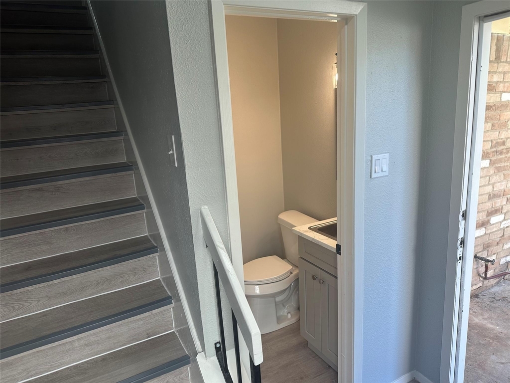 9303 Quail Wood Dr - Photo 3