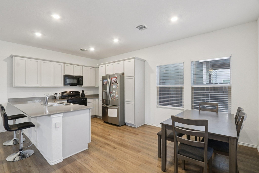 1521 Cobblecrest Ln - Photo 6