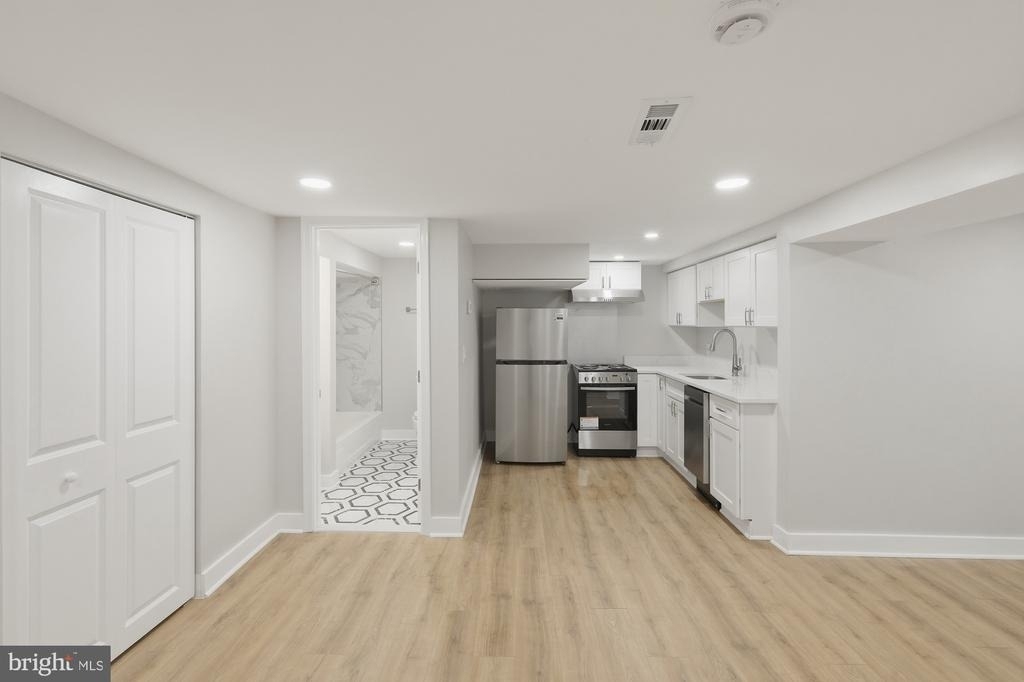 2388 Champlain Street Nw - Photo 8