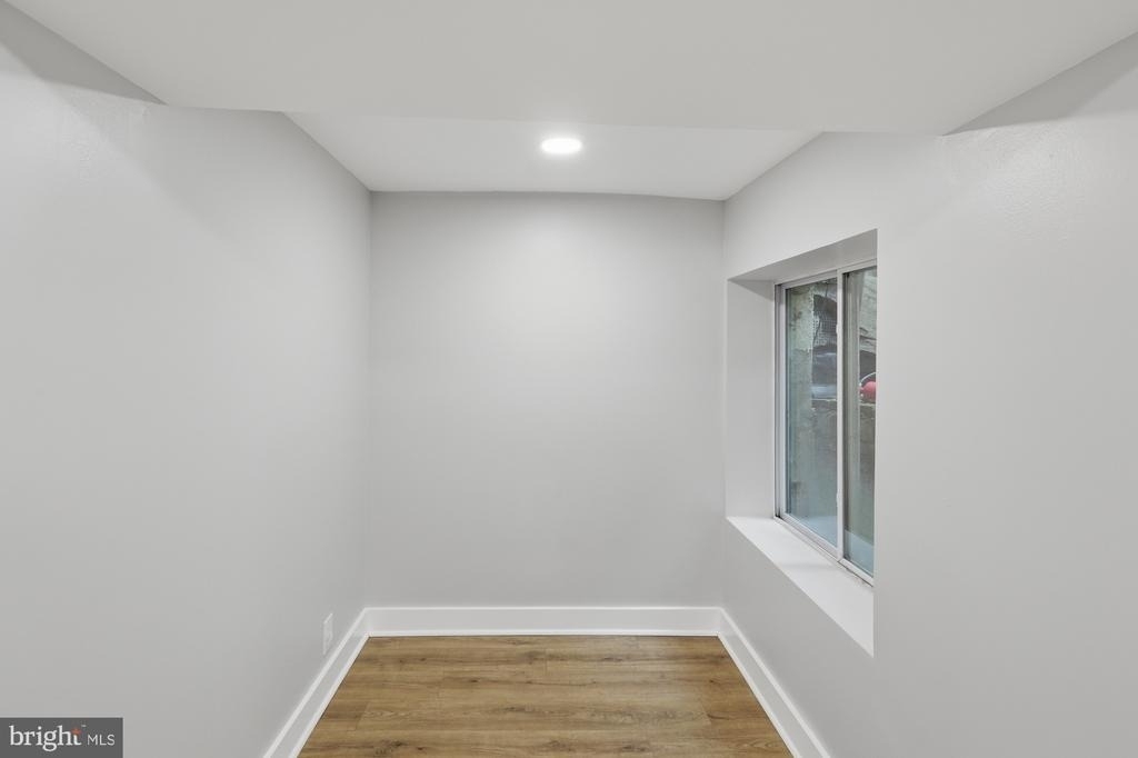 2388 Champlain Street Nw - Photo 4