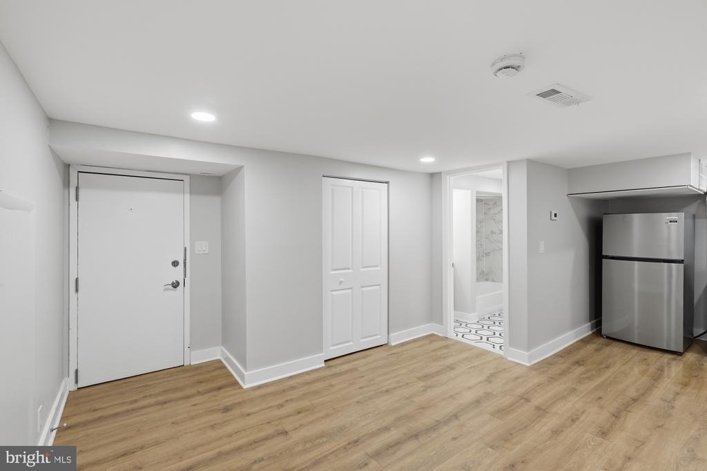 2388 Champlain Street Nw - Photo 3