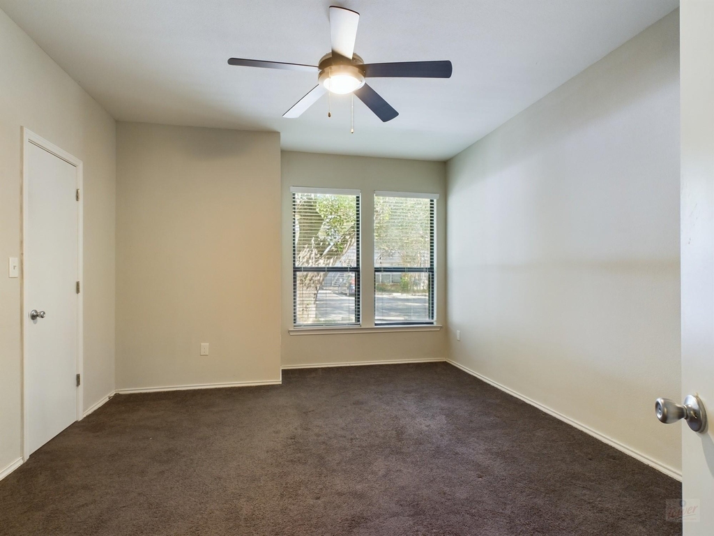 3839 Dry Creek Dr - Photo 6