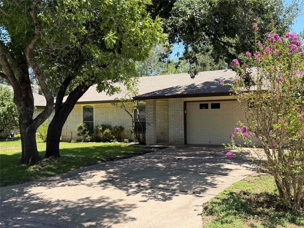 606 Brookhollow Dr - Photo 1