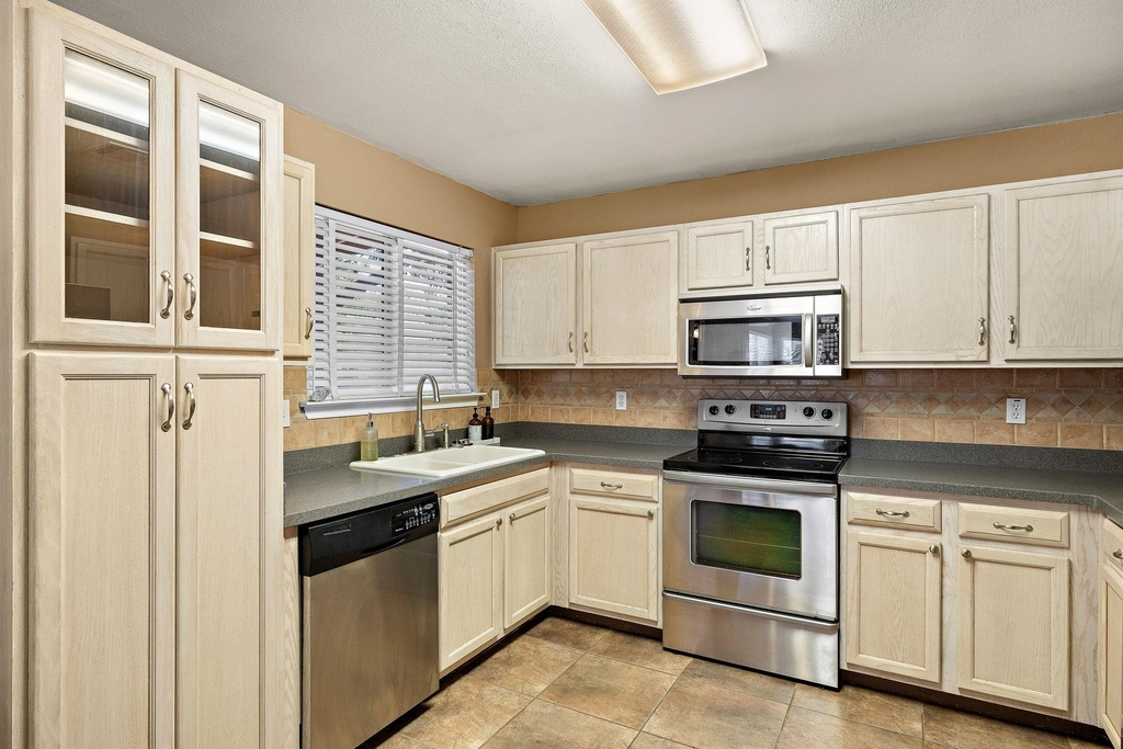 400 Debora Dr - Photo 10