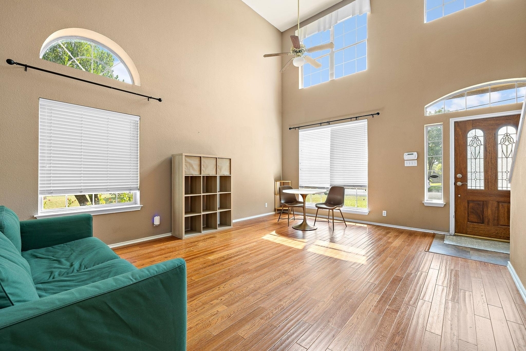 400 Debora Dr - Photo 4