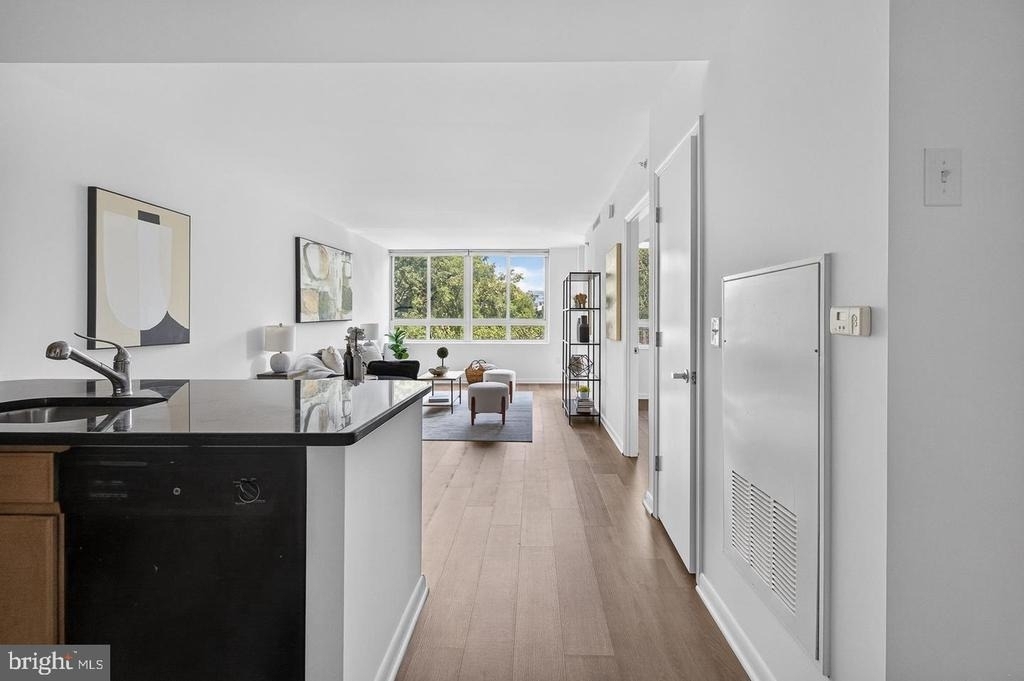 355 I Street Sw - Photo 4