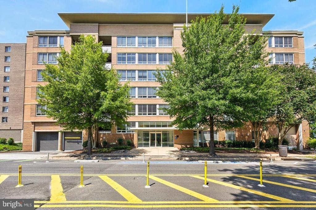 355 I Street Sw - Photo 0
