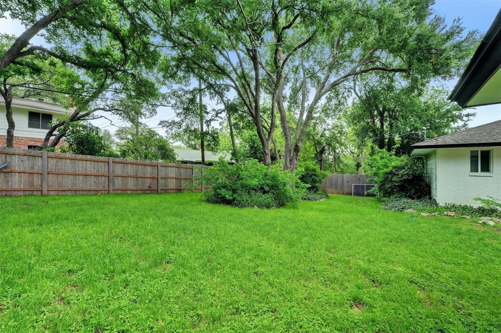 8001 Ceberry Dr - Photo 26