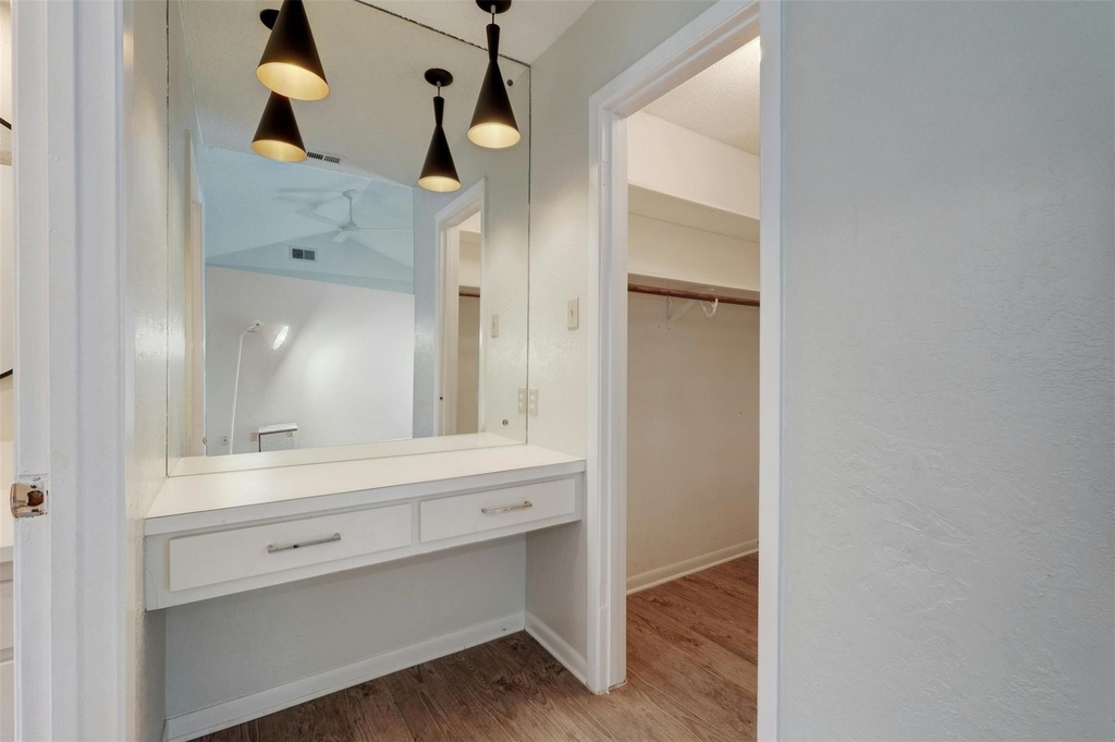 8001 Ceberry Dr - Photo 16